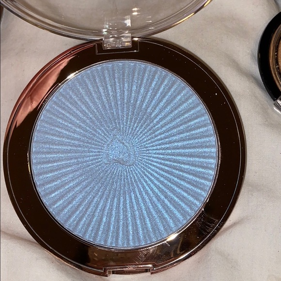 Higher/ bronzer makeup lot - Picture 3 of 8